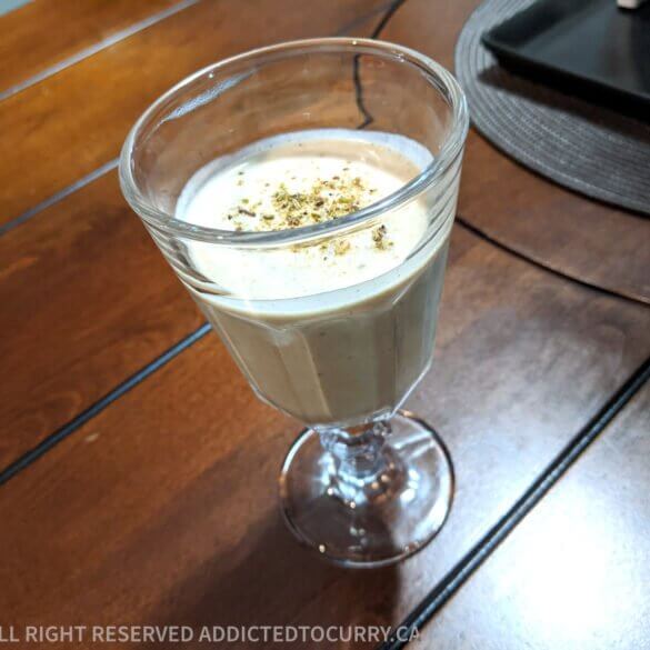 how to make Banana & peanut butter smoothie with fennel