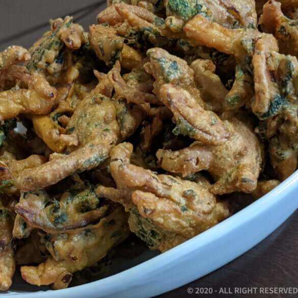 Spinach & potato pakoras